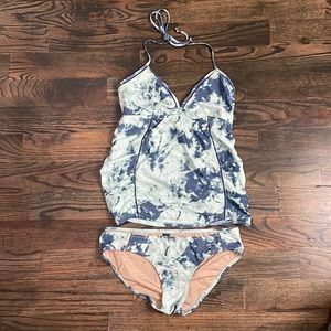 A Pea in The Pod maternity tie dye tankini